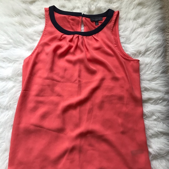 💕SOLD💕The Limited Tank Top - Picture 2 of 7